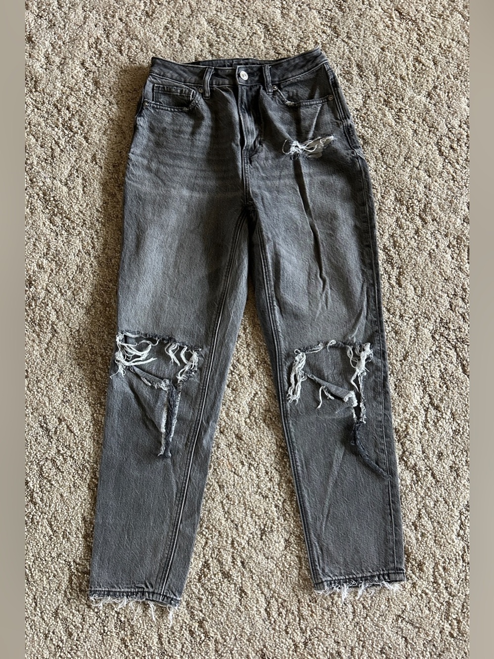 American Eagle Outfitters Distressed Straight Leg, Mom jeans size 2